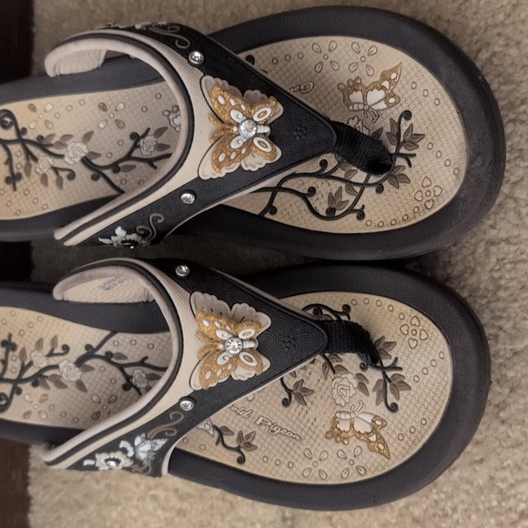 Gold Pigeon Shoes SIGNATURE Comfort Ergonomic Walking Flip Flops Y2K Butterfly - Picture 3 of 10